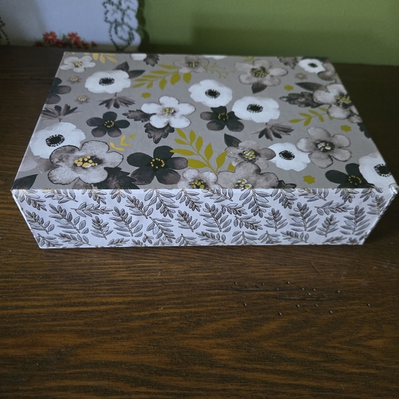 Floral Storage Box - Picture 5 of 9
